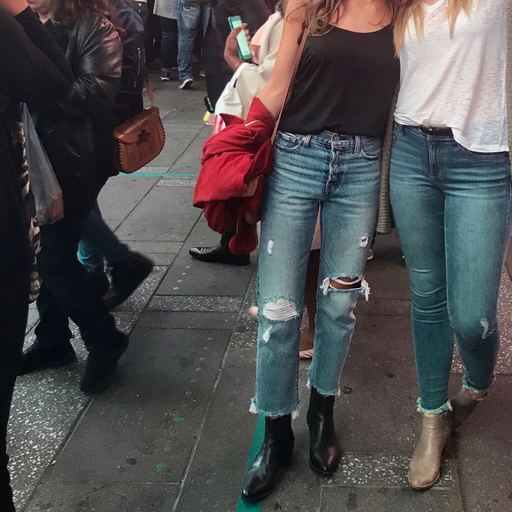 Levi Distressed Jeans